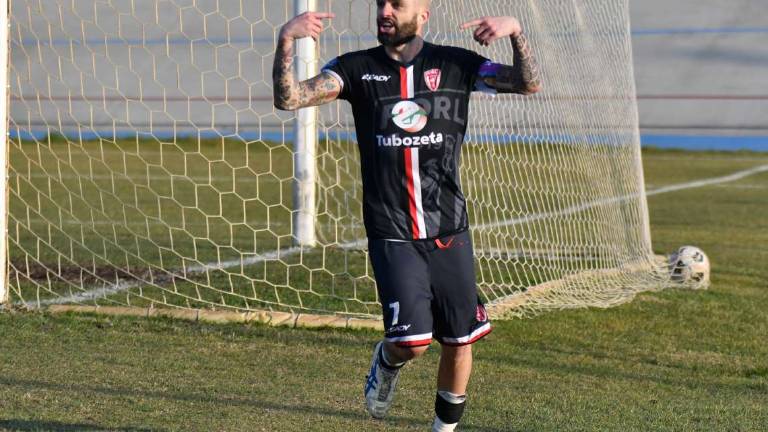 Calcio D: Forlì, il congedo di bomber Pera Calcio D: Forlì, il congedo di bomber Pera