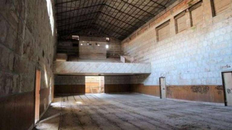 Al via la bonifica del tetto del cinema Europa di Cervia Al via la bonifica del tetto del cinema Europa di Cervia
