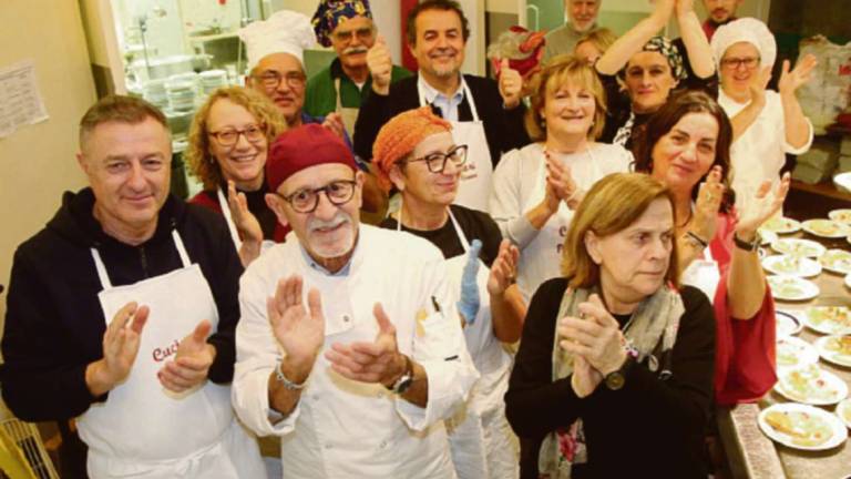 Cesena, il Capodanno speciale alle Cucine popolari: Lo sentite tutto il bene che c'è qui dentro? Cesena, il Capodanno speciale alle Cucine popolari: Lo sentite tutto il bene che c'è qui dentro?