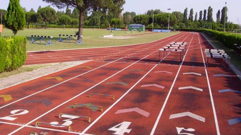 Il campo di atletica di Marina di Ravenna si rifà il look Il campo di atletica di Marina di Ravenna si rifà il look