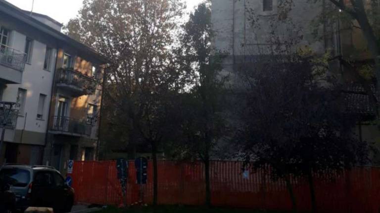 Faenza, cosa succede, viene giù il campanile? Pericolo sicurezza a San Domenico Faenza, cosa succede, viene giù il campanile? Pericolo sicurezza a San Domenico