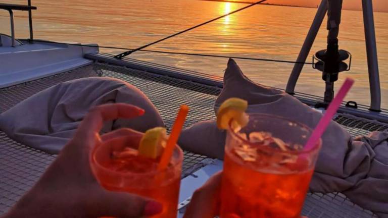 Dagli aperitivi alle crociere, così la vacanza sale in barca Dagli aperitivi alle crociere, così la vacanza sale in barca