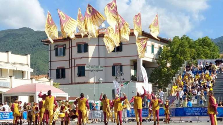 Faenza si conferma la regina delle Bandiere ai campionati italiani Faenza si conferma la regina delle Bandiere ai campionati italiani
