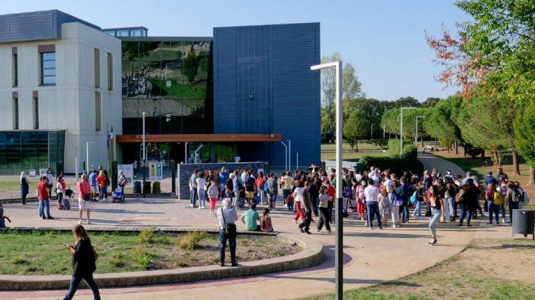 Imola, 11mila studenti oggi tornano sui banchi di scuola Imola, 11mila studenti oggi tornano sui banchi di scuola