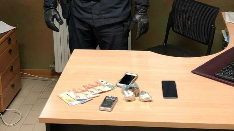 Cattolica. Varchi coronavirus, trovata in taxi con 2 etti di eroina Cattolica. Varchi coronavirus, trovata in taxi con 2 etti di eroina