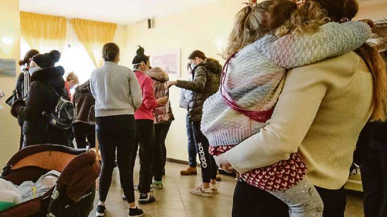 Aiuti alla frontiera per i profughi ucraini: 50mila alla Fondazione Avsi di Cesena Aiuti alla frontiera per i profughi ucraini: 50mila alla Fondazione Avsi di Cesena
