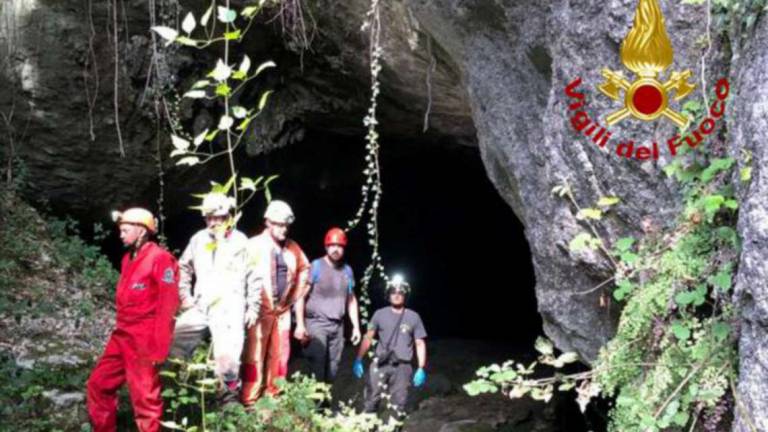 Escursionista riminese colpito da un masso muore in una grotta Escursionista riminese colpito da un masso muore in una grotta
