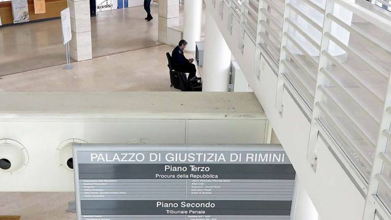 Rimini. Guru del marketing indagati: nel mirino la rete piramidale Rimini. Guru del marketing indagati: nel mirino la rete piramidale
