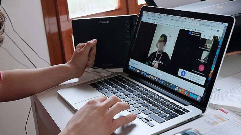 Vuoi tentare d’aiutare il pianeta? Allora spegni la videocamera Vuoi tentare d’aiutare il pianeta? Allora spegni la videocamera