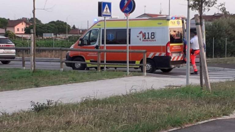 Cervia, in Vespa contro un Suv: donna perde una gamba Cervia, in Vespa contro un Suv: donna perde una gamba