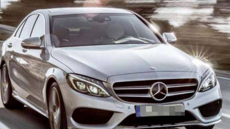 Rimini, la Prefettura le vende la Mercedes nonostante il ricorso Rimini, la Prefettura le vende la Mercedes nonostante il ricorso