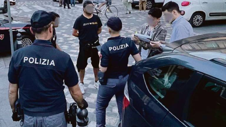 Rimini, da giugno 12 poliziotti aggrediti: è allarme Rimini, da giugno 12 poliziotti aggrediti: è allarme