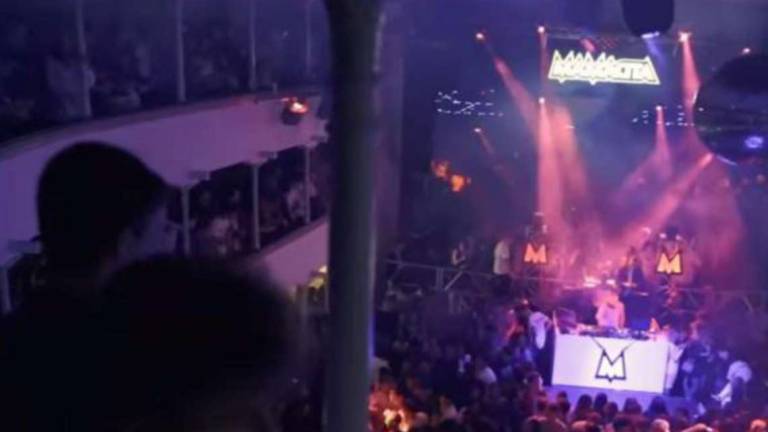 Cesena: bottiglia vola sulla testa dei clienti, ferite in discoteca Cesena: bottiglia vola sulla testa dei clienti, ferite in discoteca