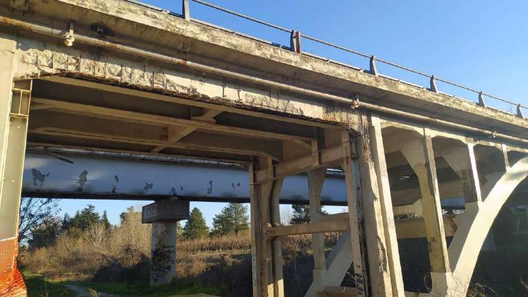 Faenza, lavori ancora bloccati al Ponte Rosso. Si riparte a giugno Faenza, lavori ancora bloccati al Ponte Rosso. Si riparte a giugno