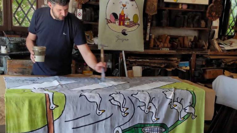 Gambettola, per la Mille Miglia maxi tele stampate sul municipio Gambettola, per la Mille Miglia maxi tele stampate sul municipio