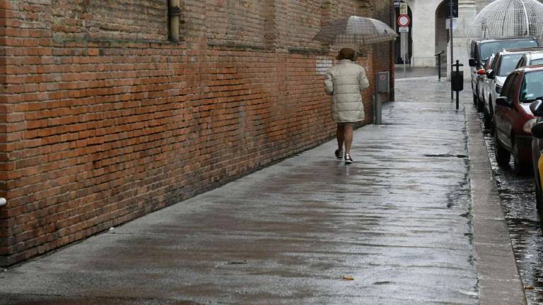 Forlì, 410mila euro per sistemare i marciapiedi degradati Forlì, 410mila euro per sistemare i marciapiedi degradati
