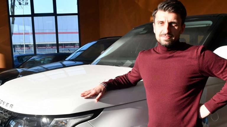 Forlì, allarme auto: Consegne a un anno e prezzi stellari Forlì, allarme auto: Consegne a un anno e prezzi stellari