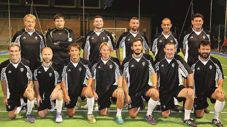 Cesena, campo di calcio a Borello inaugurato coi vecchi campioni Cesena, campo di calcio a Borello inaugurato coi vecchi campioni