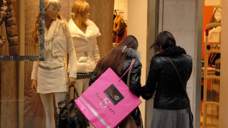 Forlì, il sospiro di sollievo dei commercianti:E' di nuovo Natale Forlì, il sospiro di sollievo dei commercianti:E' di nuovo Natale