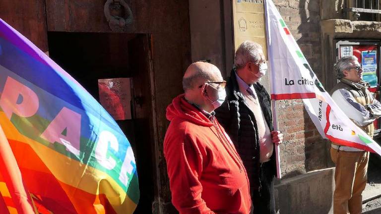 Imola, la Cgil: Caos green pass perché non si è reso obbligatorio il vaccino Imola, la Cgil: Caos green pass perché non si è reso obbligatorio il vaccino
