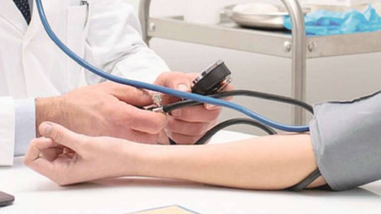 Savignano, il medico sospeso reagisce con ricorso e cure on line Savignano, il medico sospeso reagisce con ricorso e cure on line