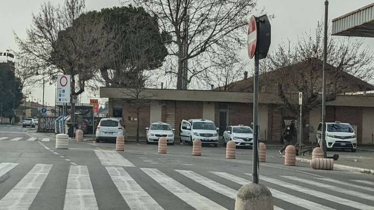 Cesena, guadagni dei taxisti dimezzati dal caro carburante Cesena, guadagni dei taxisti dimezzati dal caro carburante