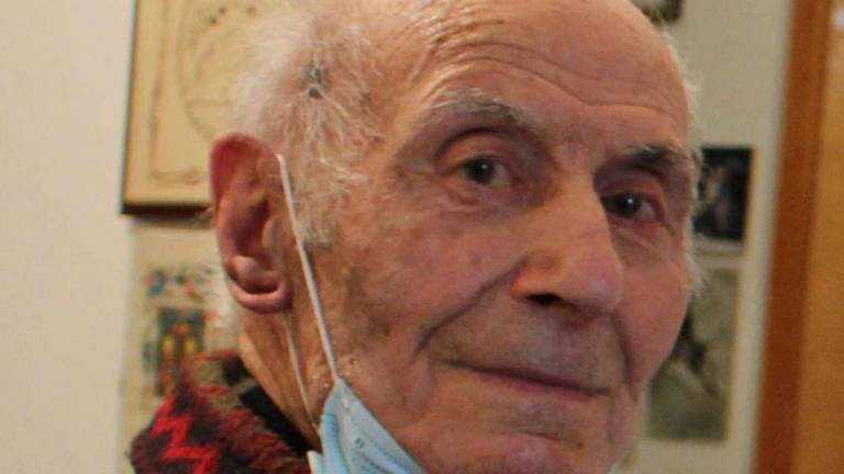 Gambettola: 100 candeline per il maestro Ermanno Fogli Gambettola: 100 candeline per il maestro Ermanno Fogli