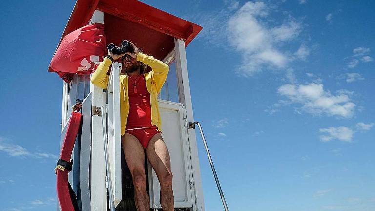 Rimini. Guardano i gabbiani, è bufera. I salvataggi: Salviamo vite Rimini. Guardano i gabbiani, è bufera. I salvataggi: Salviamo vite
