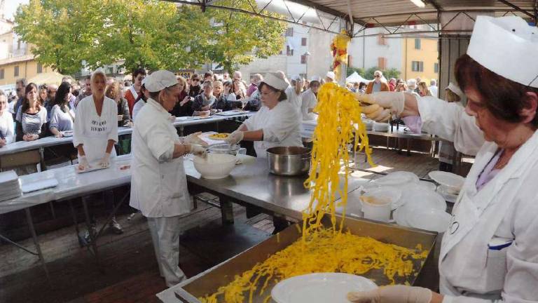 Dovaldola, in undicimila alla sagra del tartufo Dovaldola, in undicimila alla sagra del tartufo