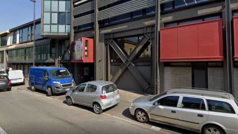 Imola, furto in gioielleria. Razziati preziosi per migliaia di euro Imola, furto in gioielleria. Razziati preziosi per migliaia di euro