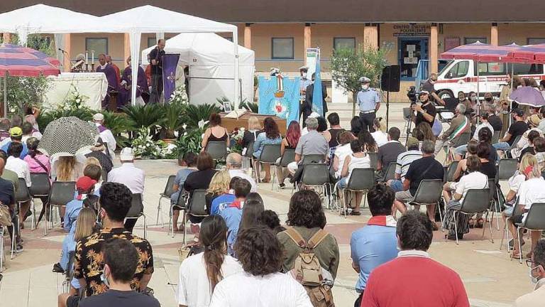 L'addio commosso di Cattolica a don Biagio Della Pasqua L'addio commosso di Cattolica a don Biagio Della Pasqua