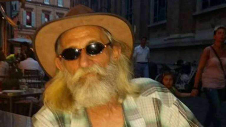 Ravenna: addio ad Andrea Masotti, il poeta dei locali del centro Ravenna: addio ad Andrea Masotti, il poeta dei locali del centro