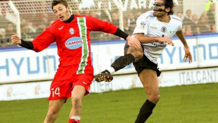 Calcio, c'è Spezia-Juve a Cesena: nel 2007 Confalone decisivo Calcio, c'è Spezia-Juve a Cesena: nel 2007 Confalone decisivo