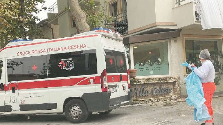 Nel cesenate alloggi per anziani e 4 scuole falcidiati dal Covid Nel cesenate alloggi per anziani e 4 scuole falcidiati dal Covid