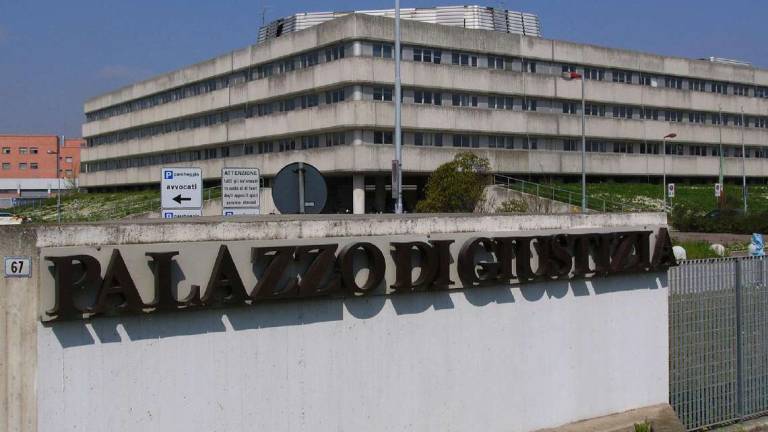 Ravenna, botte al babbo 91enne. Figlio patteggia un anno e mezzo Ravenna, botte al babbo 91enne. Figlio patteggia un anno e mezzo