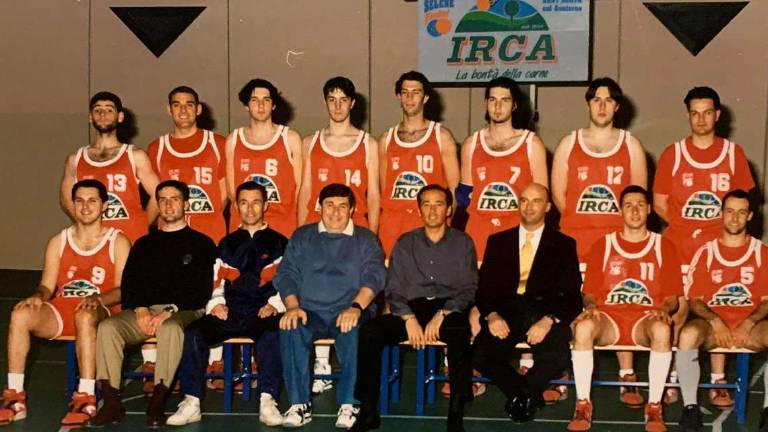 Lugo, morto il coach Edo Colombi: mondo del basket in lutto Lugo, morto il coach Edo Colombi: mondo del basket in lutto