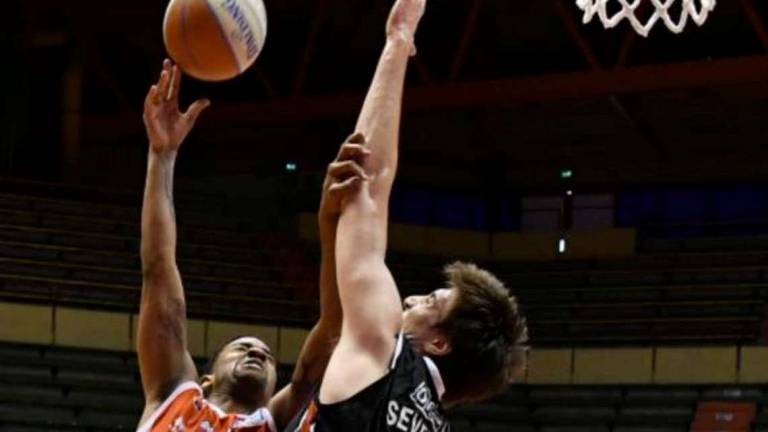 Basket A2, l'Unieuro per il riscatto nella tana di Tortona Basket A2, l'Unieuro per il riscatto nella tana di Tortona