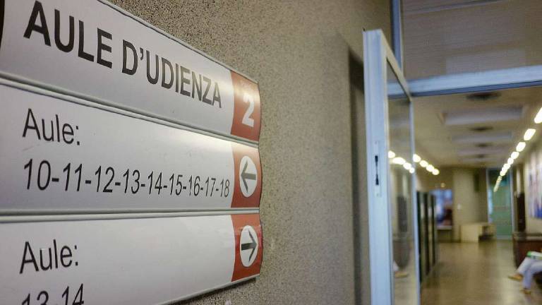 Ravenna, prima la lite con l'ex, poi l'aggressione ai carabinieri Ravenna, prima la lite con l'ex, poi l'aggressione ai carabinieri
