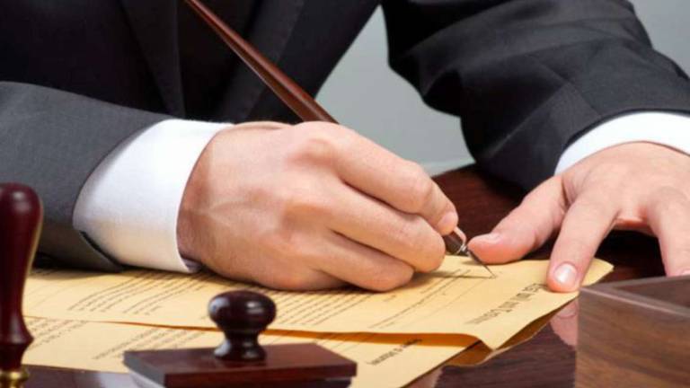 Ravenna, eredità a badante e compagno: a giudizio anche il notaio Ravenna, eredità a badante e compagno: a giudizio anche il notaio