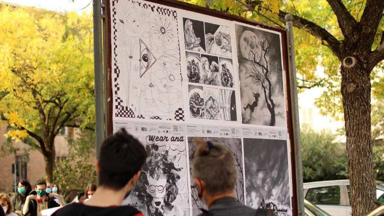 Faenza, i poster di 149 artisti in città Faenza, i poster di 149 artisti in città