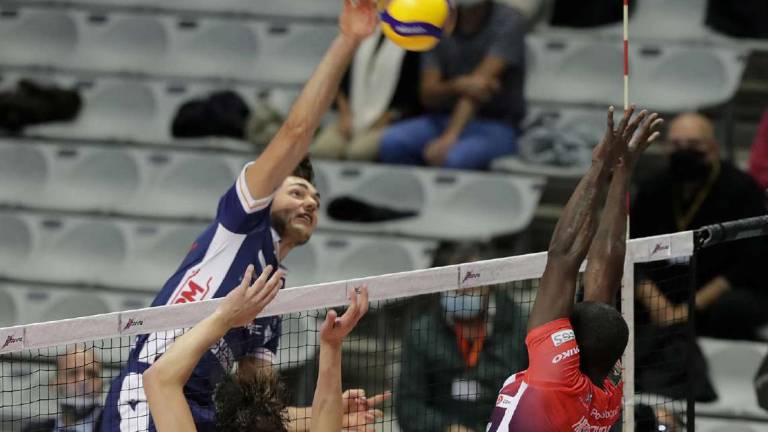 Volley Superlega, falsa partenza Consar: Piacenza extralusso Volley Superlega, falsa partenza Consar: Piacenza extralusso