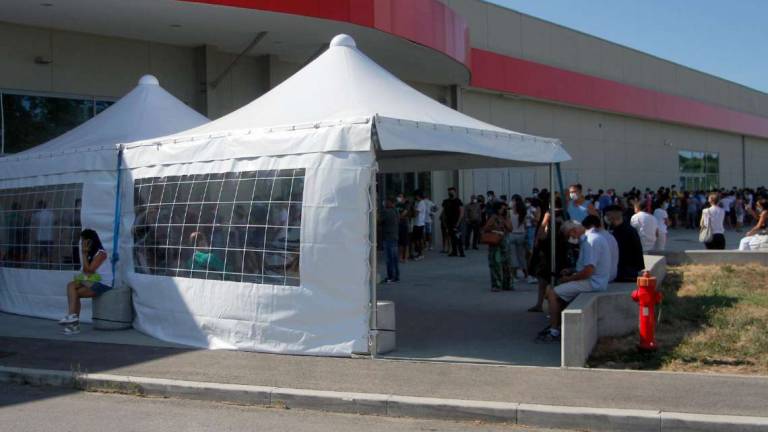Ravenna, i giovani trainano le vaccinazioni: +5% a Ferragosto Ravenna, i giovani trainano le vaccinazioni: +5% a Ferragosto