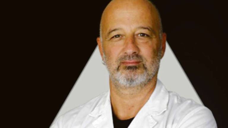 Cervia, il medico che ha soccorso una anziana su Ryanair è un salvatore seriale Cervia, il medico che ha soccorso una anziana su Ryanair è un salvatore seriale