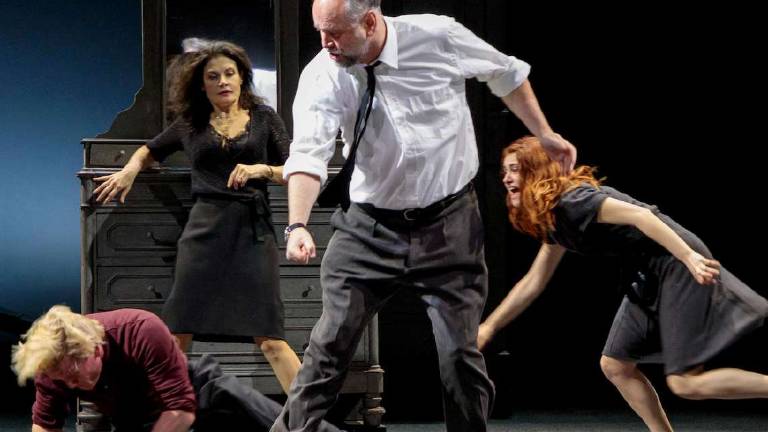 Teatro Bonci, annullata per motivi tecnici replica dello spettacolo Uno sguardo dal ponte Teatro Bonci, annullata per motivi tecnici replica dello spettacolo Uno sguardo dal ponte