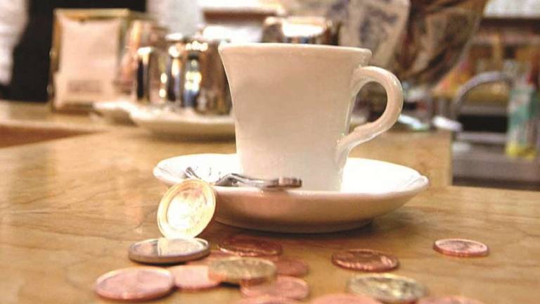 Ravenna, ti ho fatto io le dimissioni: il barman denuncia il titolare del bar del centro Ravenna, ti ho fatto io le dimissioni: il barman denuncia il titolare del bar del centro