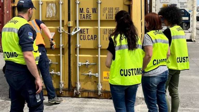 Ravenna, sequestrato carico di 188 motori elettrici dalla Turchia Ravenna, sequestrato carico di 188 motori elettrici dalla Turchia