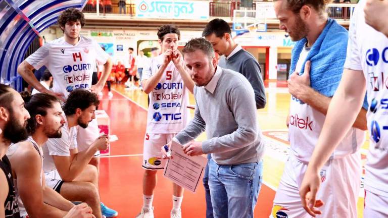 Basket B, Andrea Costa a caccia di leadership e mira Basket B, Andrea Costa a caccia di leadership e mira
