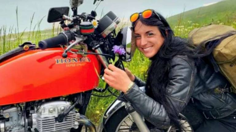 Forlì, Lucia e la sua moto del 1977: Il mio viaggio solitario di 7mila chilometri Forlì, Lucia e la sua moto del 1977: Il mio viaggio solitario di 7mila chilometri