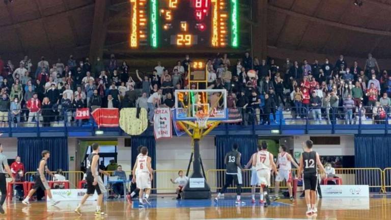 Basket B, bomba carta a Cesena: daspo in arrivo a tifosi di Rimini Basket B, bomba carta a Cesena: daspo in arrivo a tifosi di Rimini