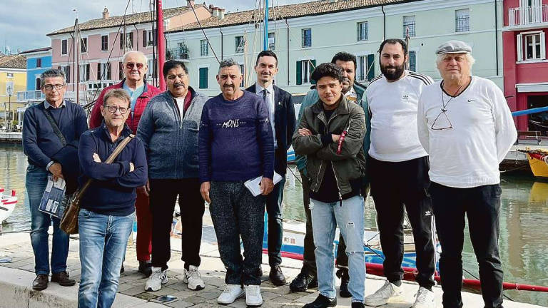 Cesenatico, barca affondata: colletta per aiutare i 5 pescatori Cesenatico, barca affondata: colletta per aiutare i 5 pescatori